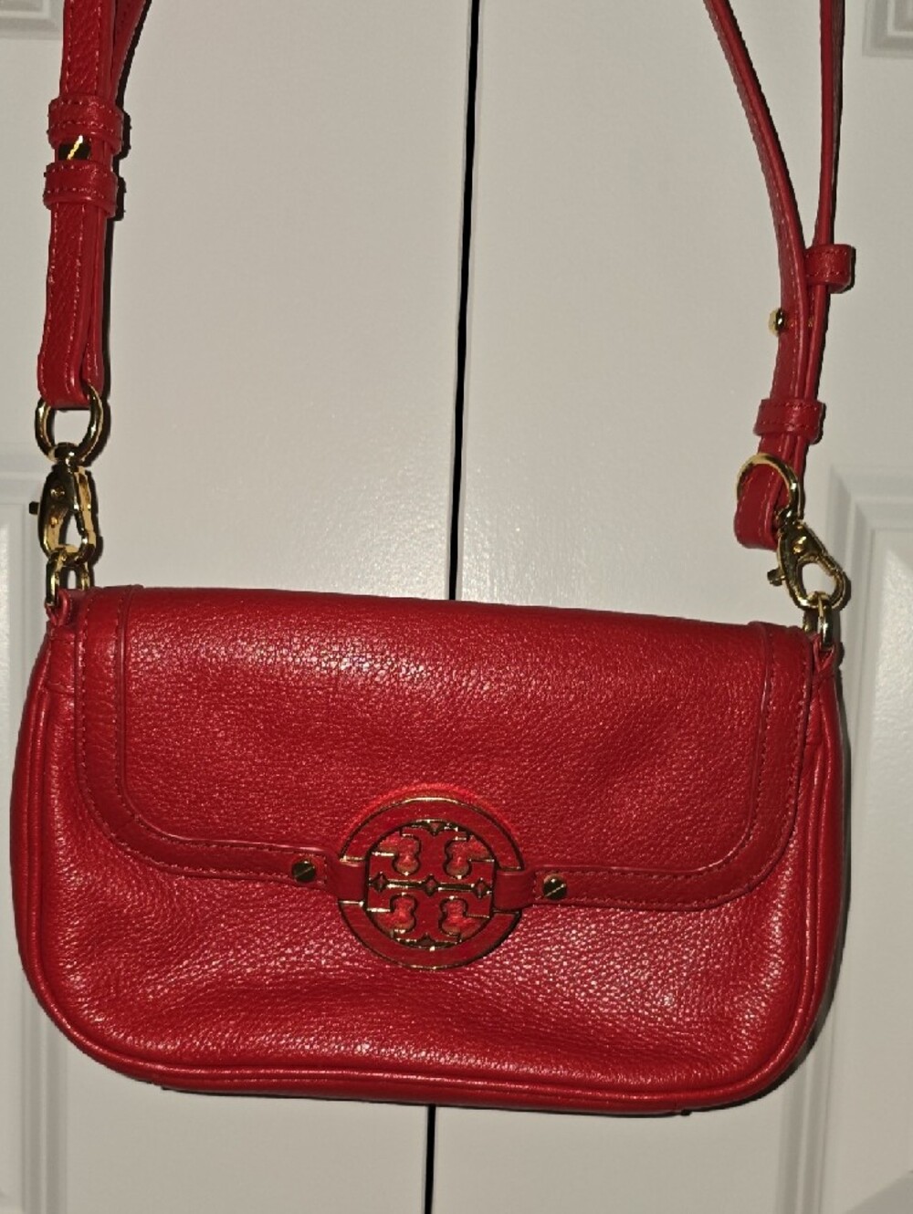Tory Burch Red Leather Flap Crossbody with Gold Logo Hardware - Picture 3 of 11